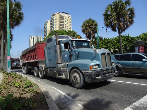 Kenworth T600