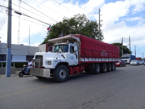 Mack DM600 Maicero trucks